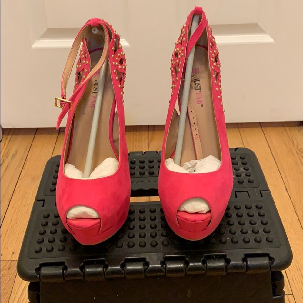 Sexy hot pink stilettos!